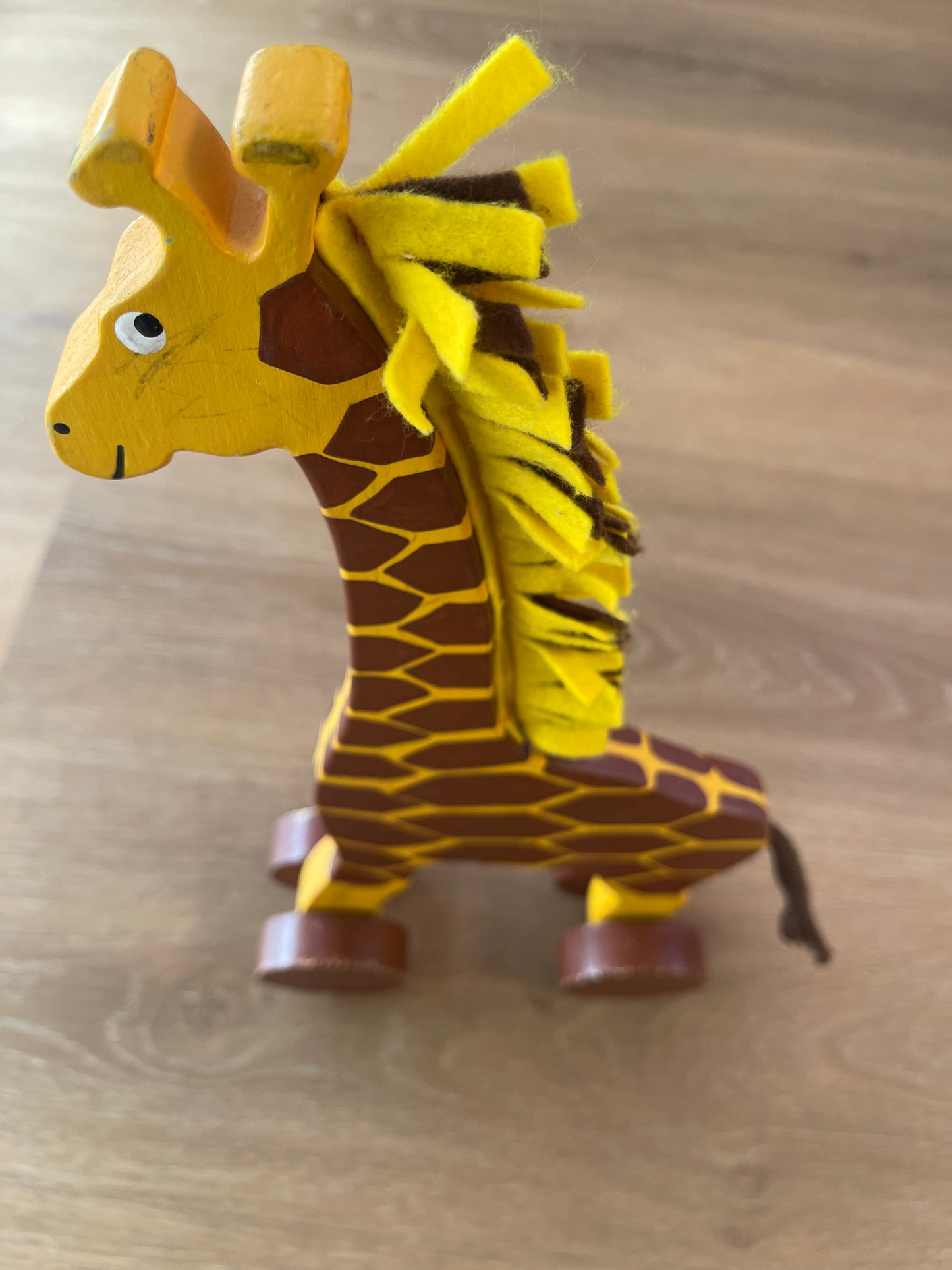 Giraffa di legno