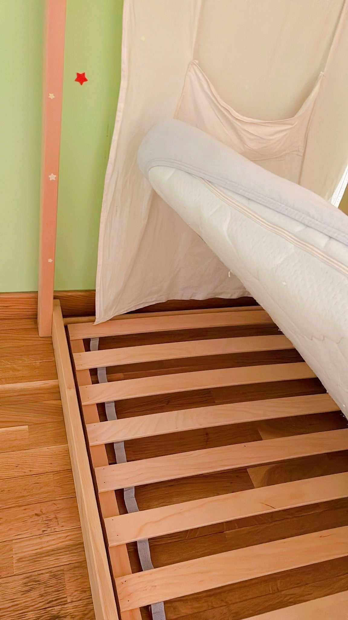 Lettino montessoriano Baboo con materasso 140x70