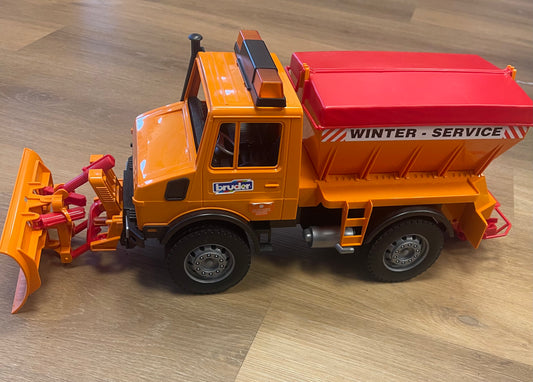 Camion spazzaneve Bruder
