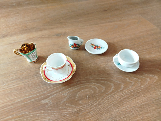 Set di tazzine in ceramica